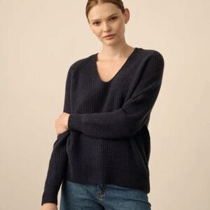 White + Warren Navy V-Neck Ribbed Cashmere Sweater